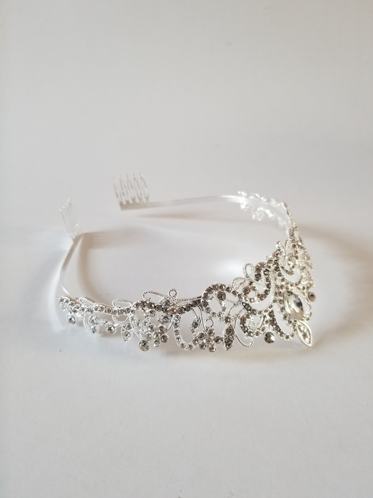 Diadema con agarres