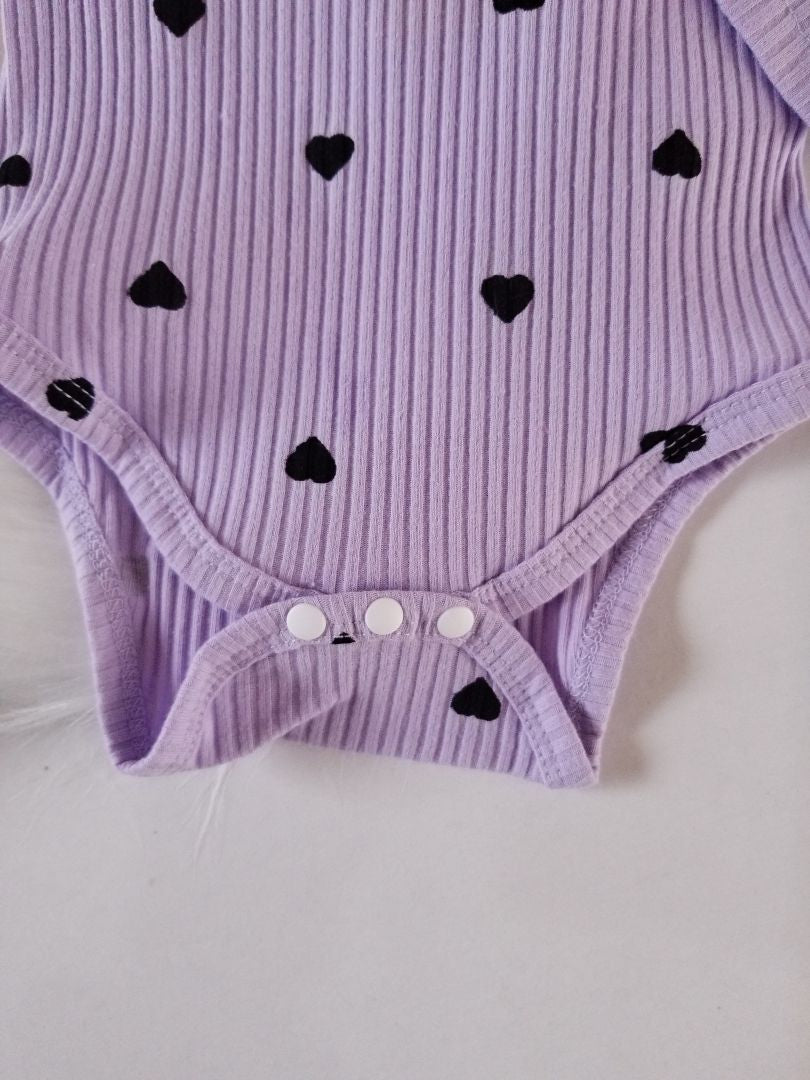 Conjunto estampado de corazones