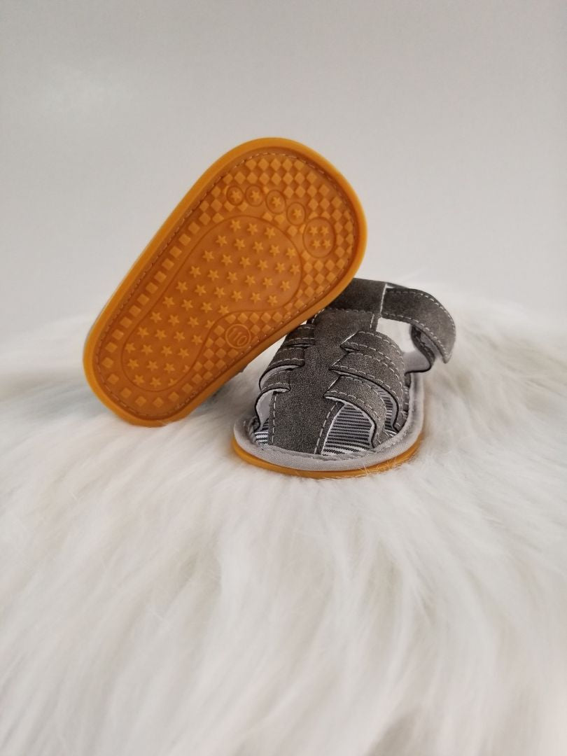 Sandalias de niño