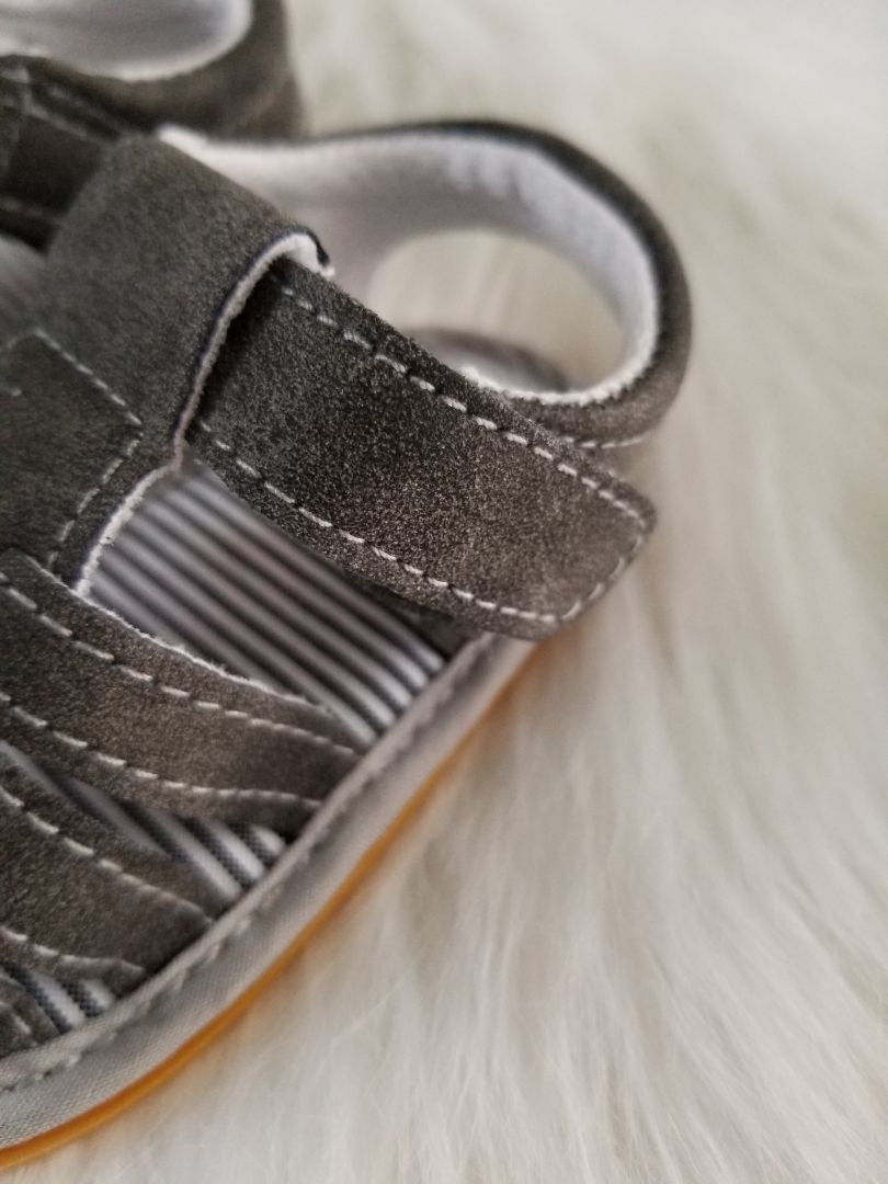 Sandalias de niño