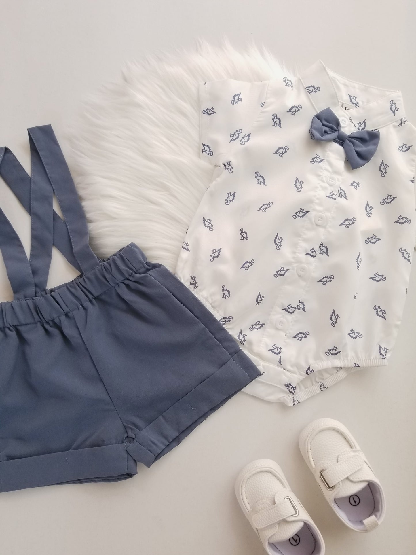 Conjunto short tirantes estampado Dinosaurio