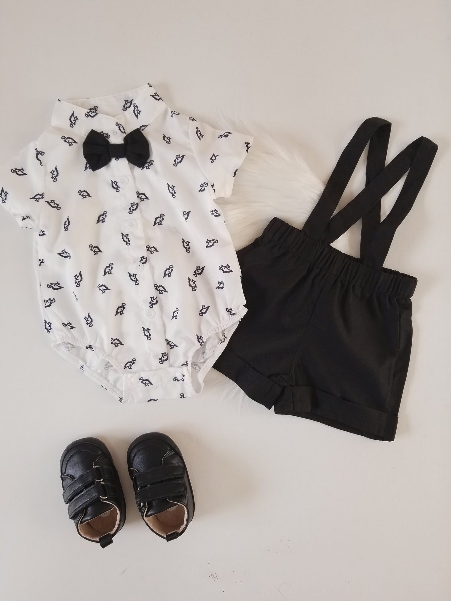 Conjunto short tirantes estampado Dinosaurio