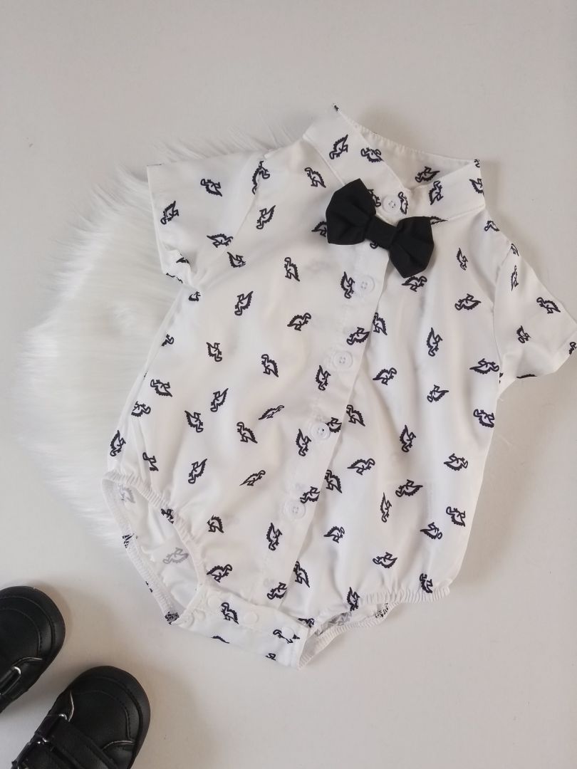 Conjunto short tirantes estampado Dinosaurio