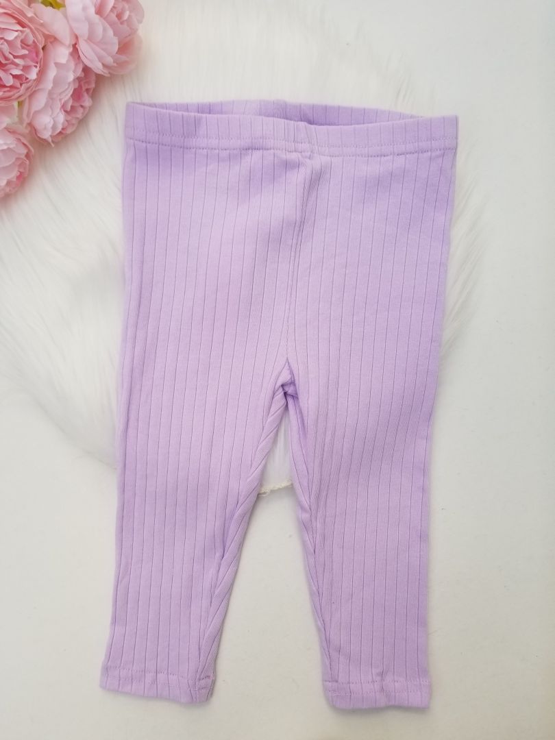 Conjunto de pantalón y suéter de cuello