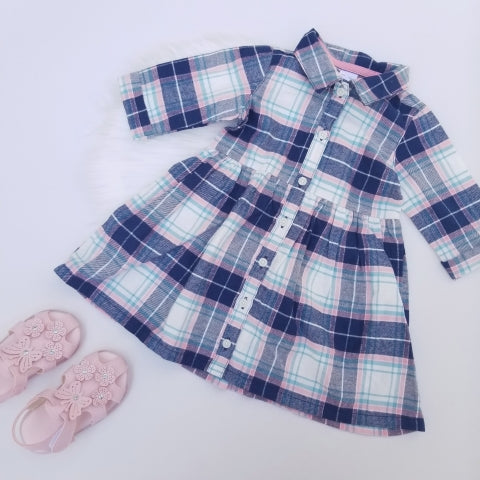 Vestido de cuadros con mangas largas