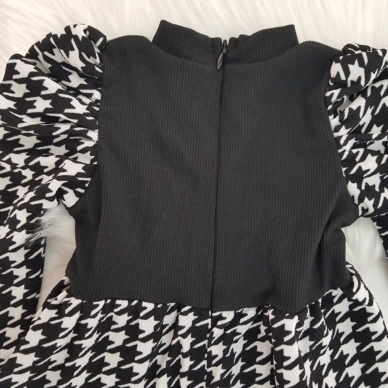 Vestido con mangas abombadas