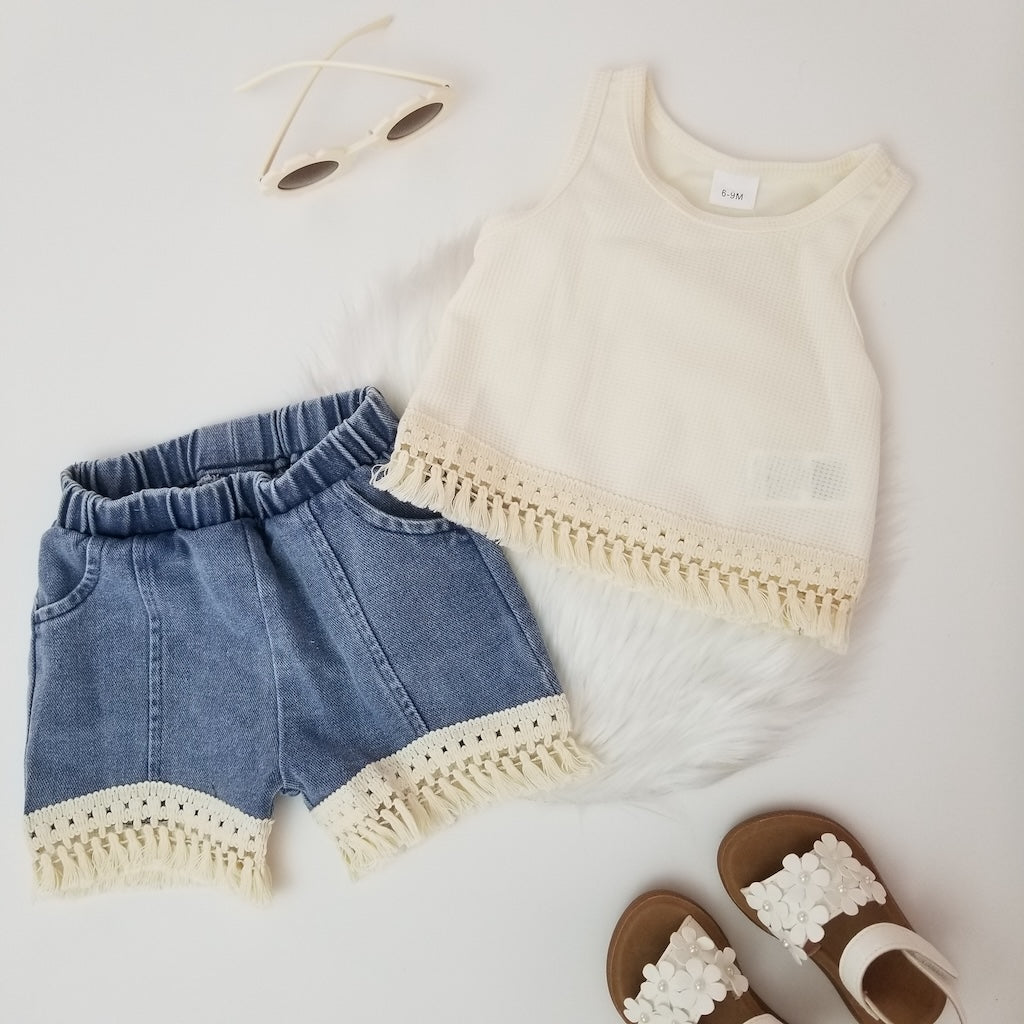 Conjunto de short y blusa de flecos