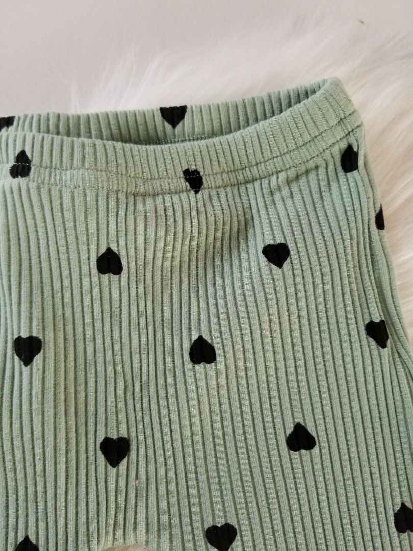 Conjunto estampado de corazones