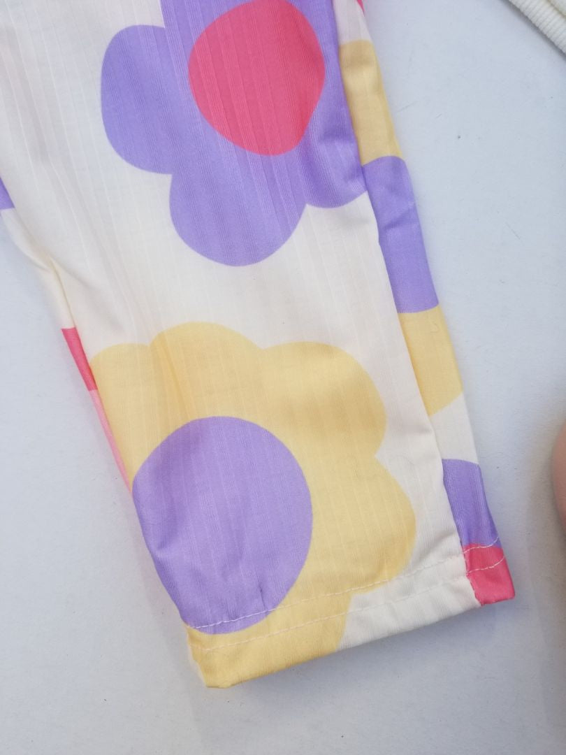 Conjunto floral niña