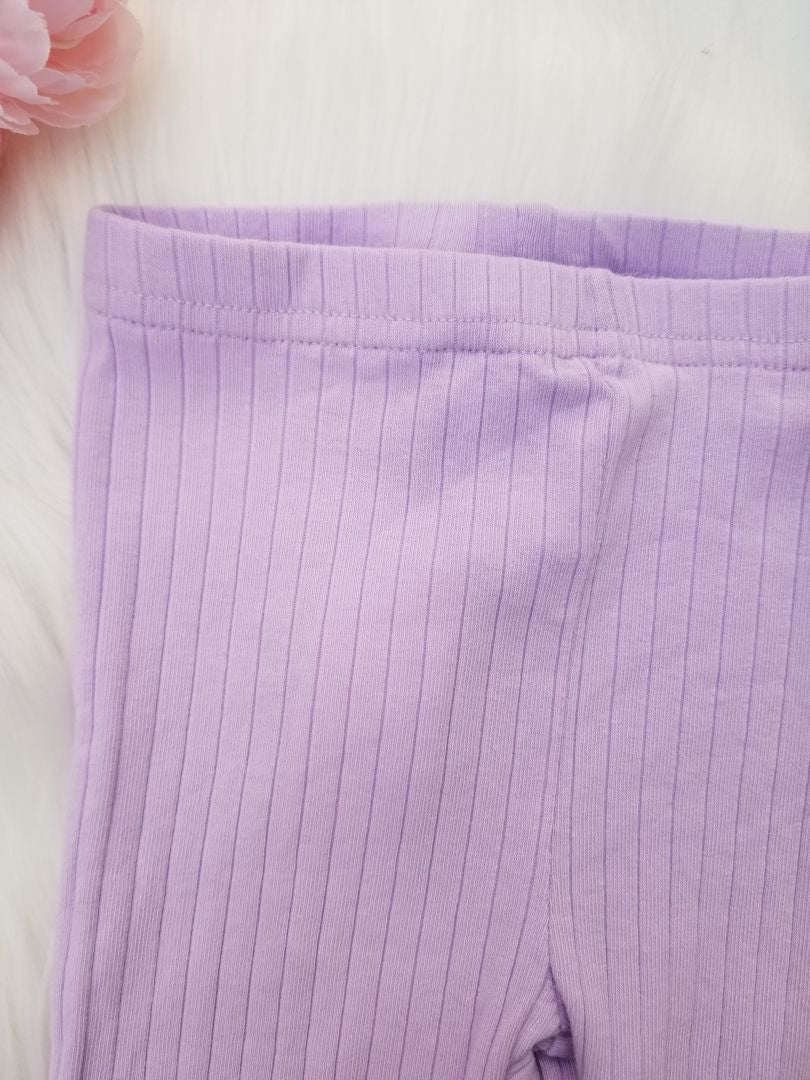 Conjunto de pantalón y suéter de cuello