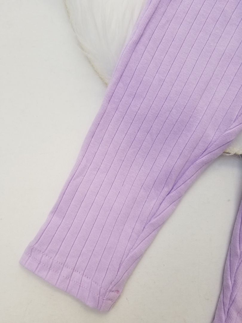 Conjunto de pantalón y suéter de cuello