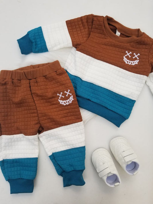Conjunto con franjas de 3 colores