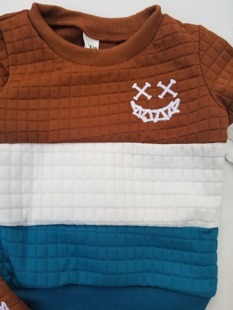 Conjunto con franjas de 3 colores
