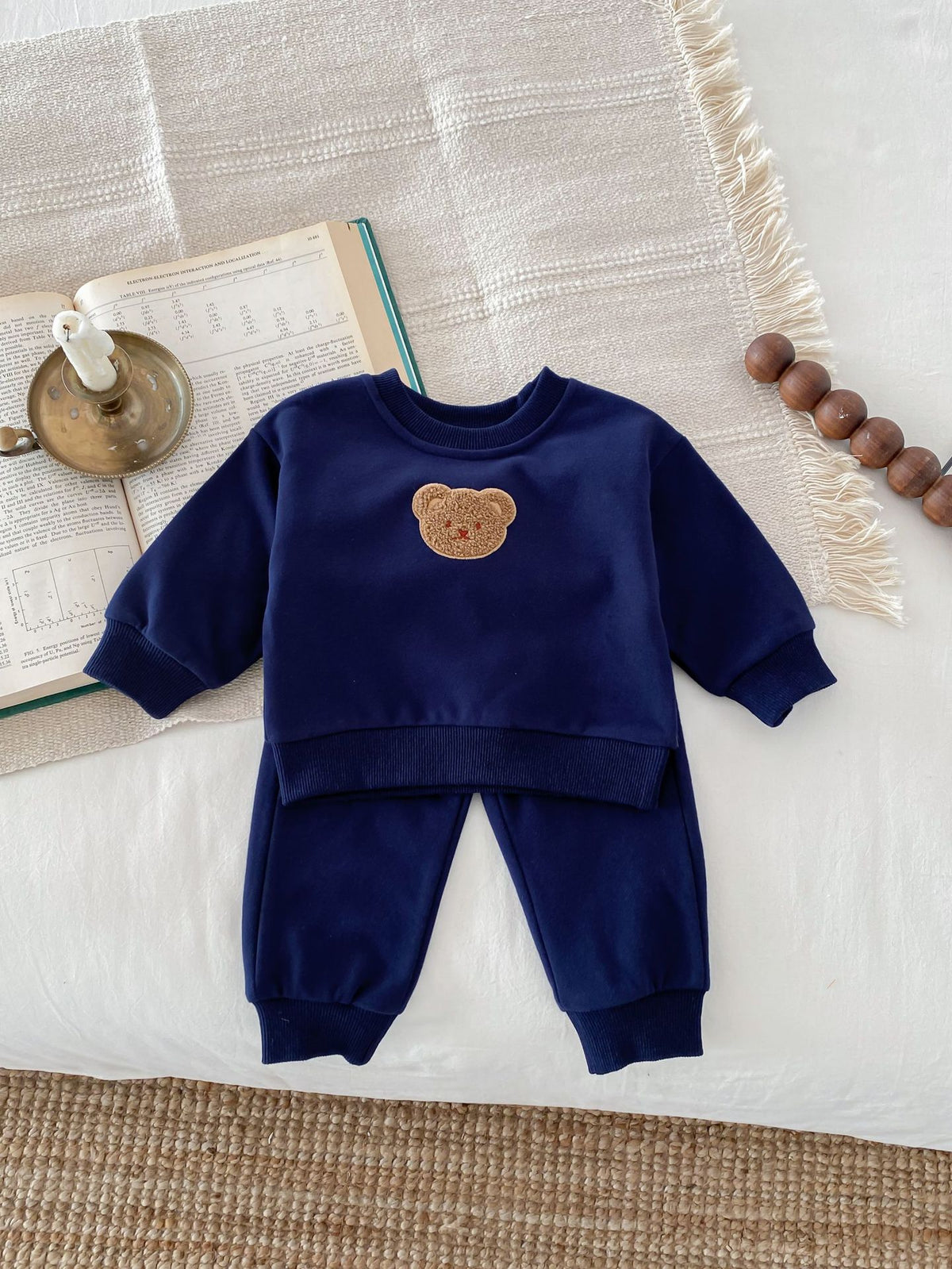 Conjunto buzo con oso bordado