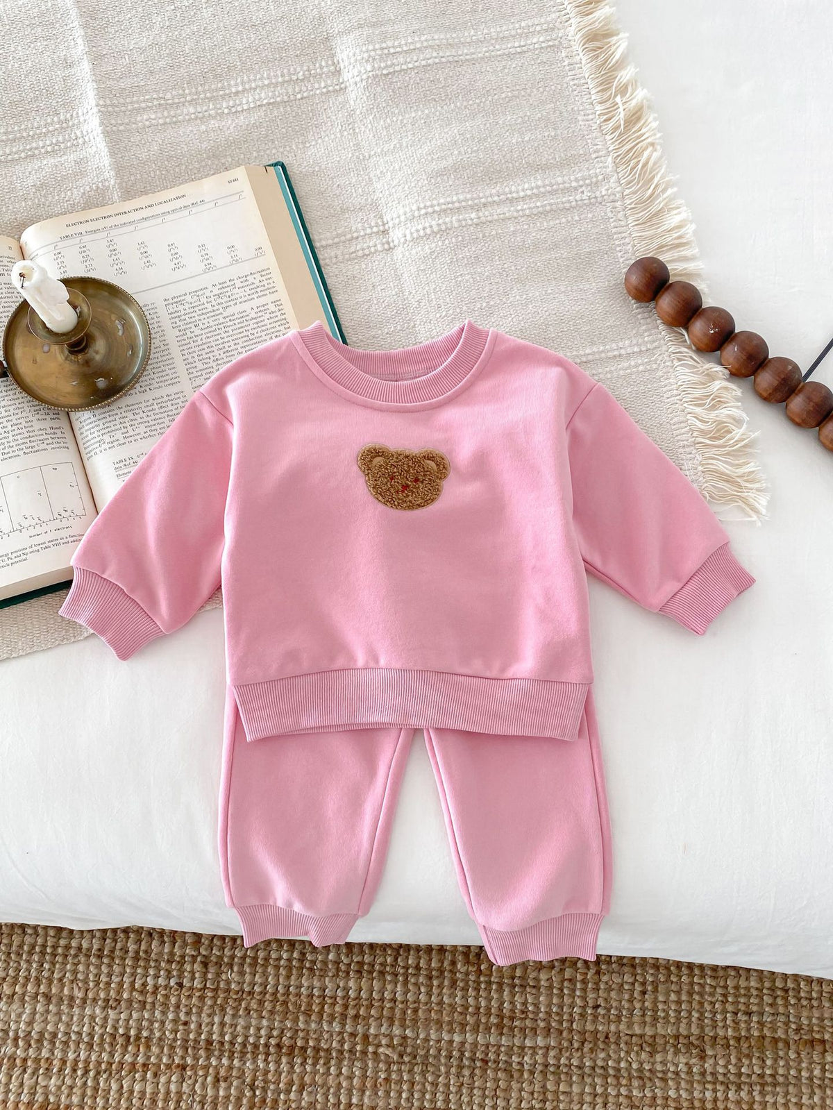 Conjunto buzo con oso bordado