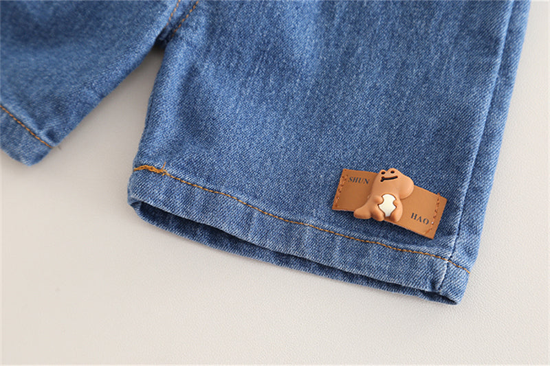 Conjunto camiseta con bolsillo y short de jean