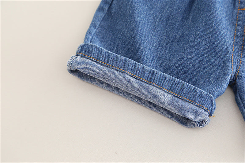 Conjunto camiseta con bolsillo y short de jean