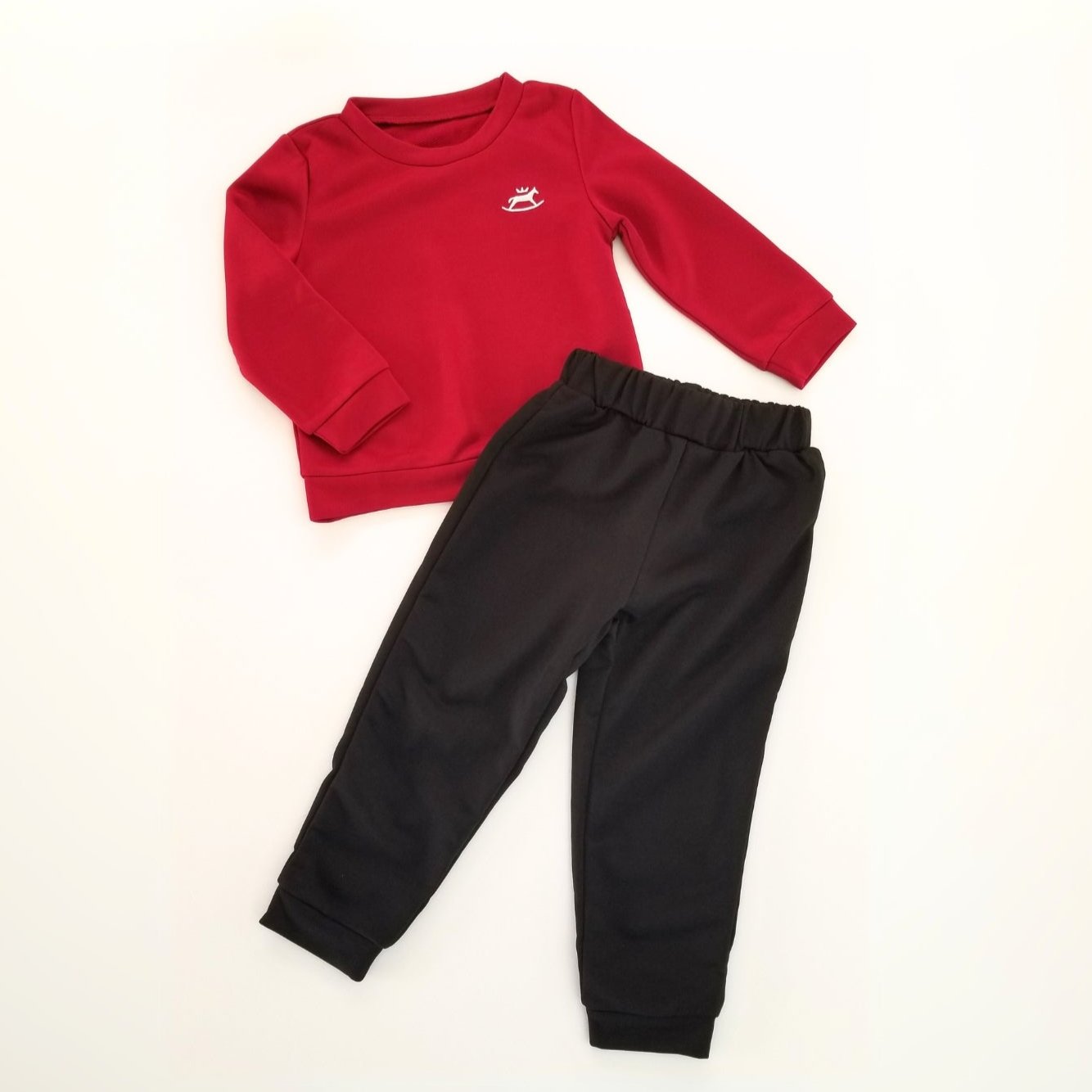 Conjunto de suéter y pantalón